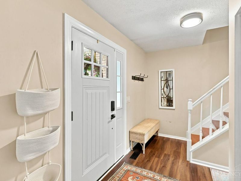7835 Pheasant Hill Drive, West Chester, OH 45069 Photo 3