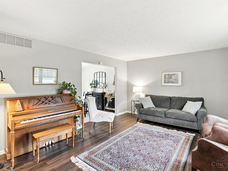 7835 Pheasant Hill Drive, West Chester, OH 45069 Photo 5