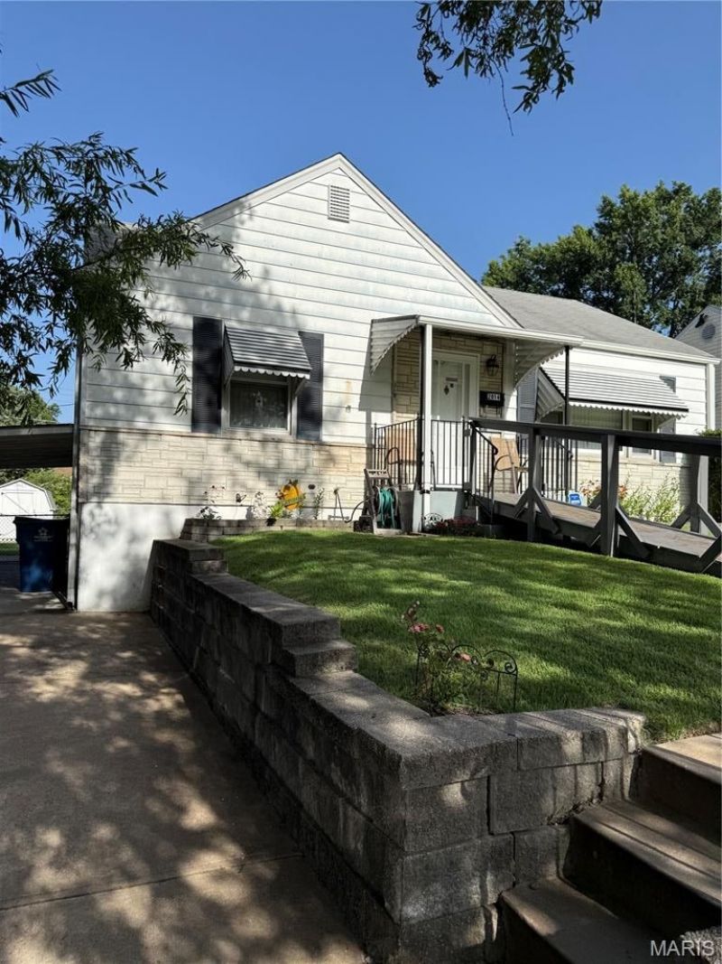 2014 Overland Drive , Saint Louis, MO 63114 Main Photo
