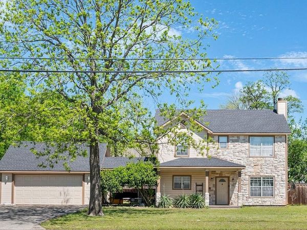 487 S Waco Street , Van Alstyne, TX 75495