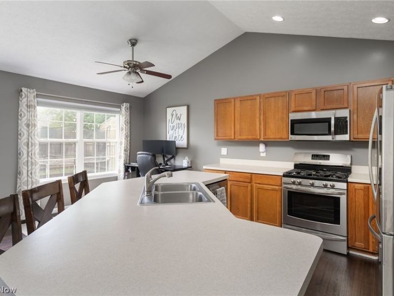 2293 Stonepath Street, Lorain, OH 44052 Photo 8