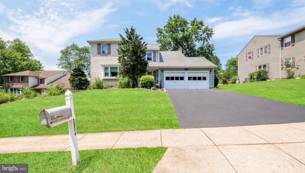 1076 CONNEMARA CIRCLE , WARRINGTON, PA 18976