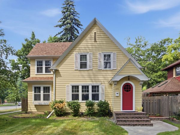 1202 4th Street N, Fargo, ND 58102