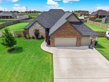 5625 NE Bobcat Trail, Elgin, OK 73538