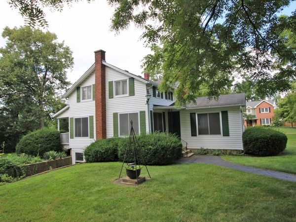 234 N Deerpath Road , Lake Zurich, IL 60047