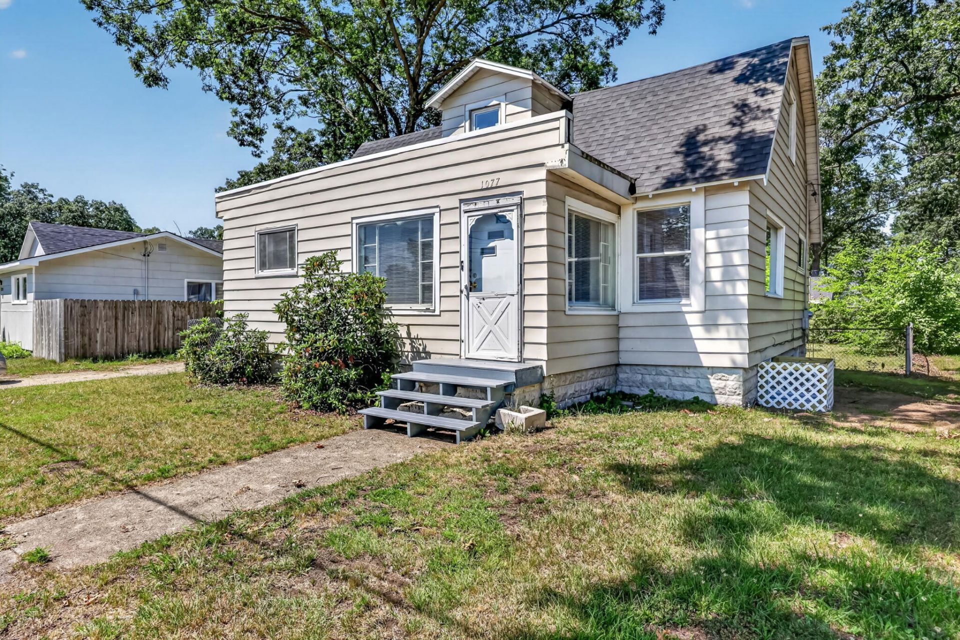 1077 Shonat Street, Muskegon, MI 49442 Main Photo
