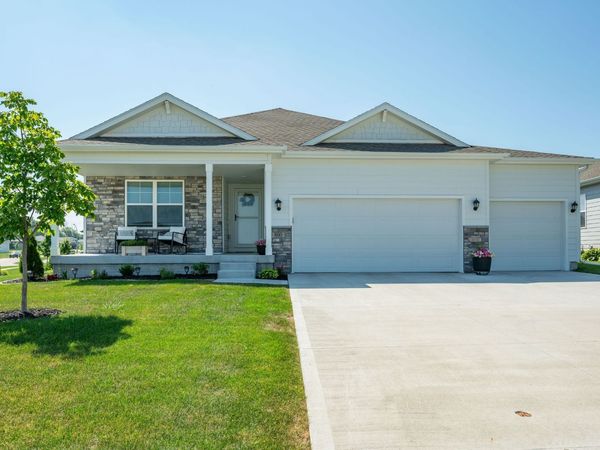 800 Knoll Drive, Norwalk, IA 50211