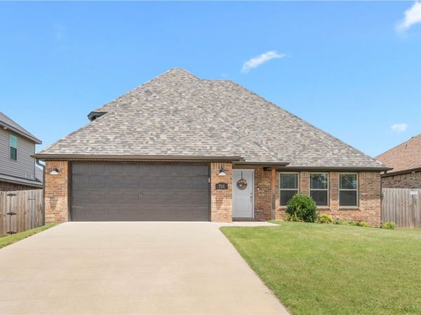 711 Taylor Street , Siloam Springs, AR 72761