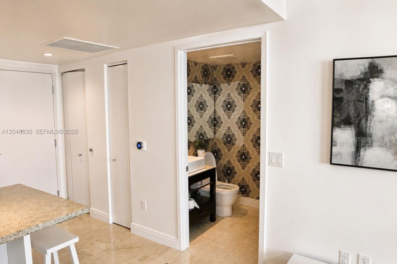 185 SW 7 St , Unit 3709, Miami, FL 33130 Photo