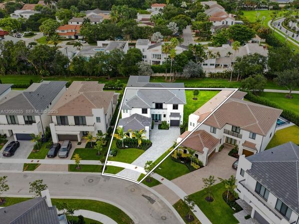 19701 NE 16 PL , Miami, FL 33179