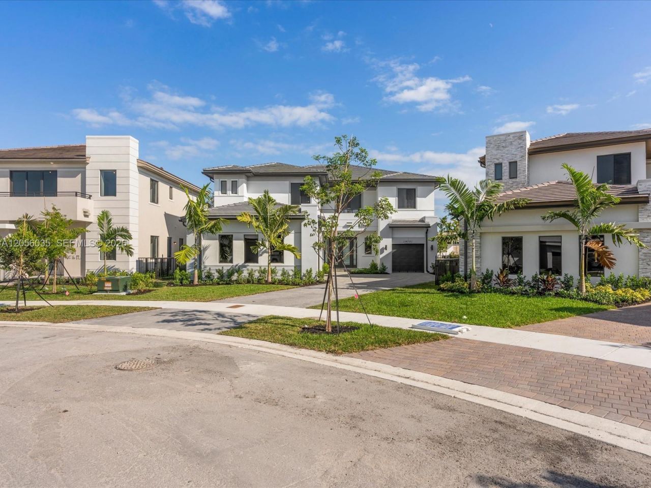 19701 NE 16 Pl , Miami, FL 33179 Photo