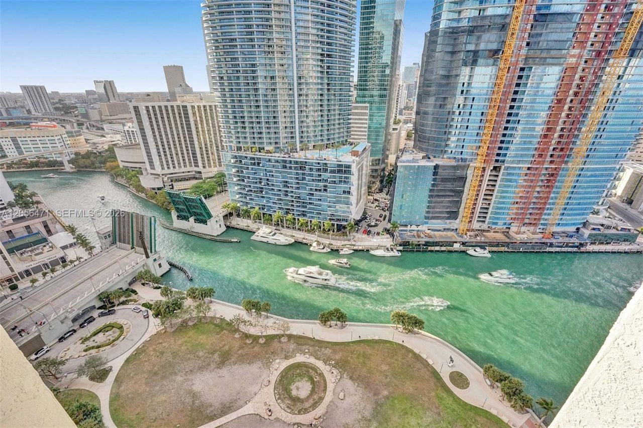475 Brickell Ave , Unit 2708, Miami, FL 33131 Photo