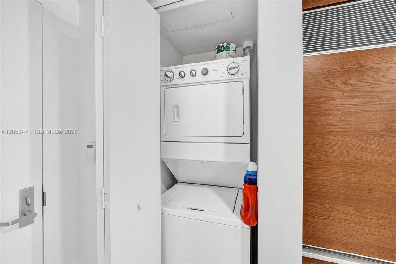 475 Brickell Ave , Unit 2708, Miami, FL 33131 Photo