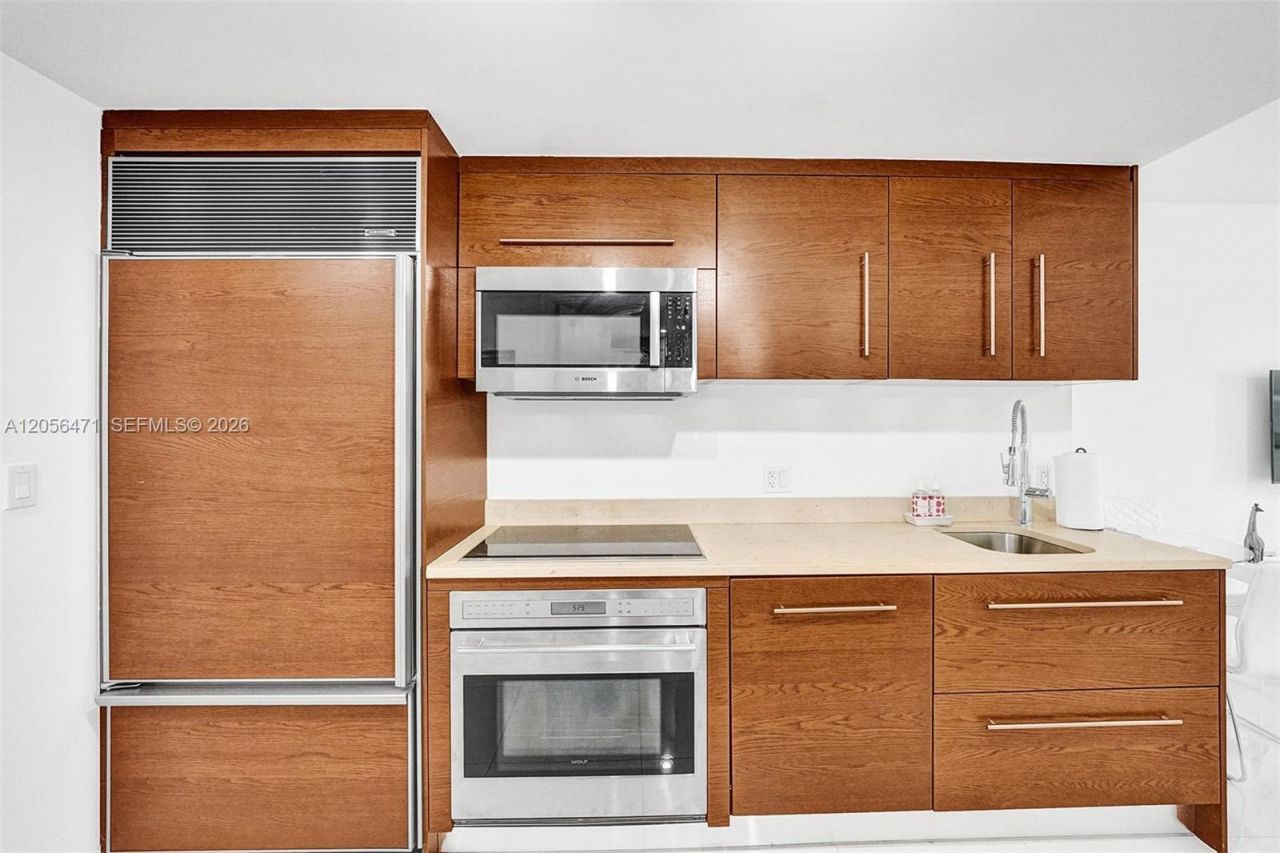 475 Brickell Ave , Unit 2708, Miami, FL 33131 Photo