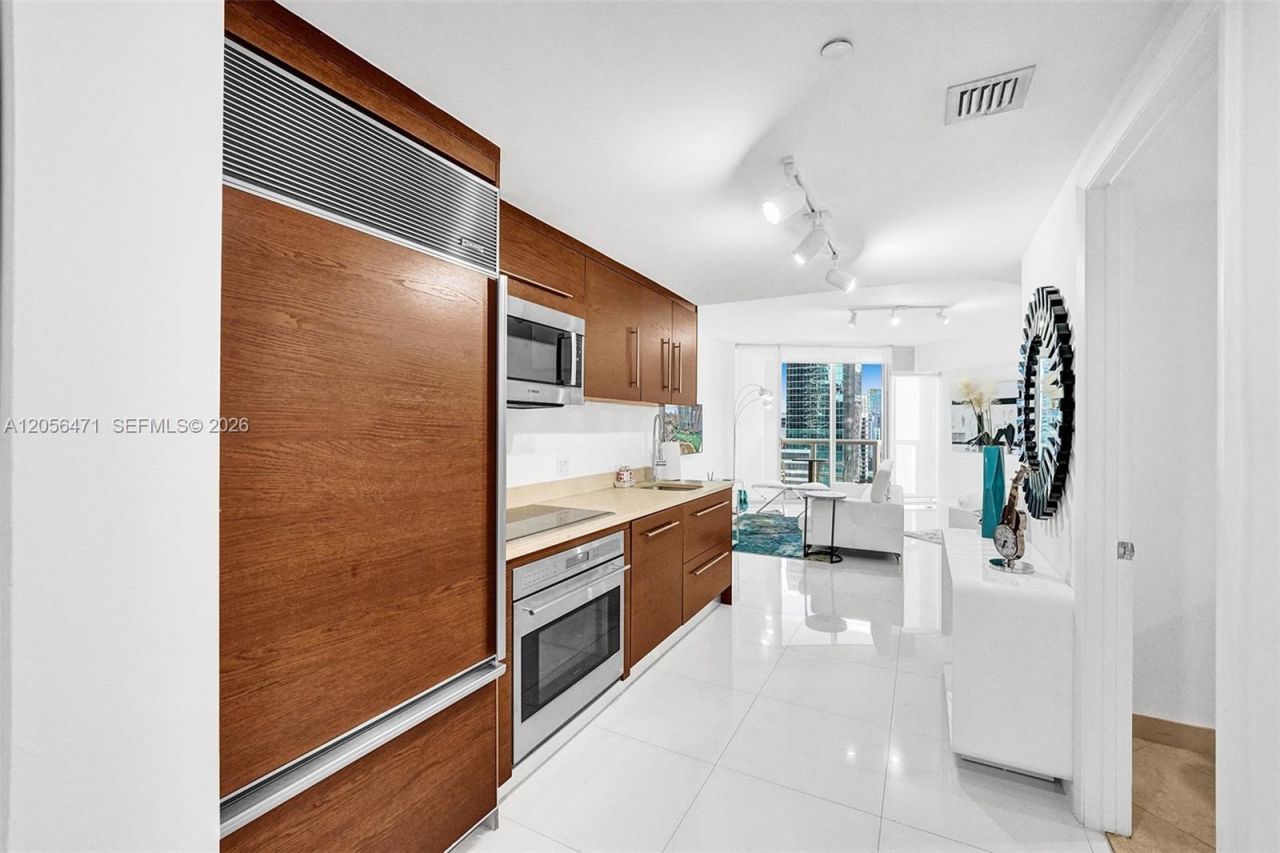 475 Brickell Ave , Unit 2708, Miami, FL 33131 Photo