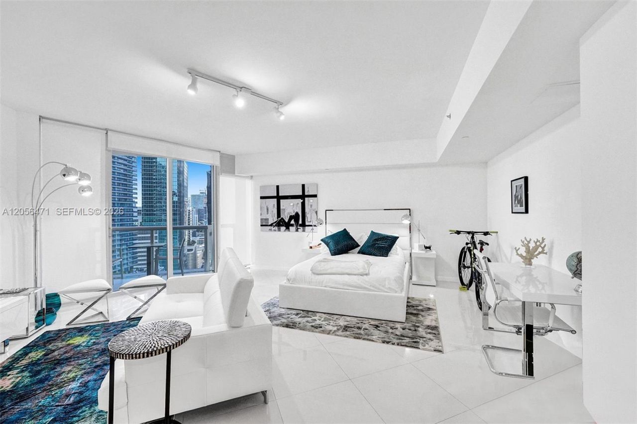475 Brickell Ave , Unit 2708, Miami, FL 33131 Photo