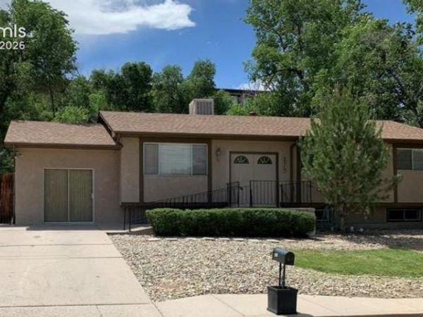 2215 Montezuma Road, Pueblo, CO 81003