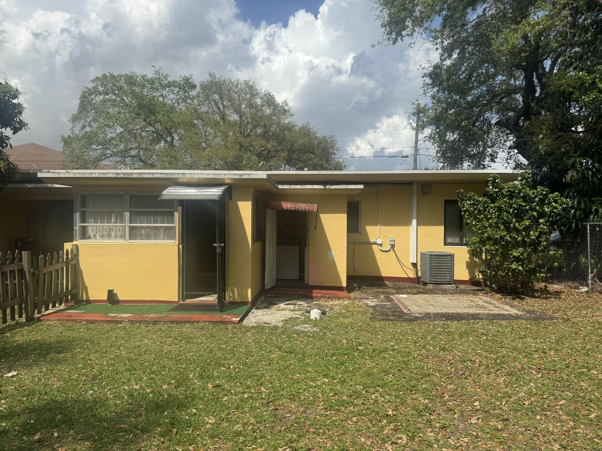 2360 NW 98th Street, Miami, FL 33147 Photo