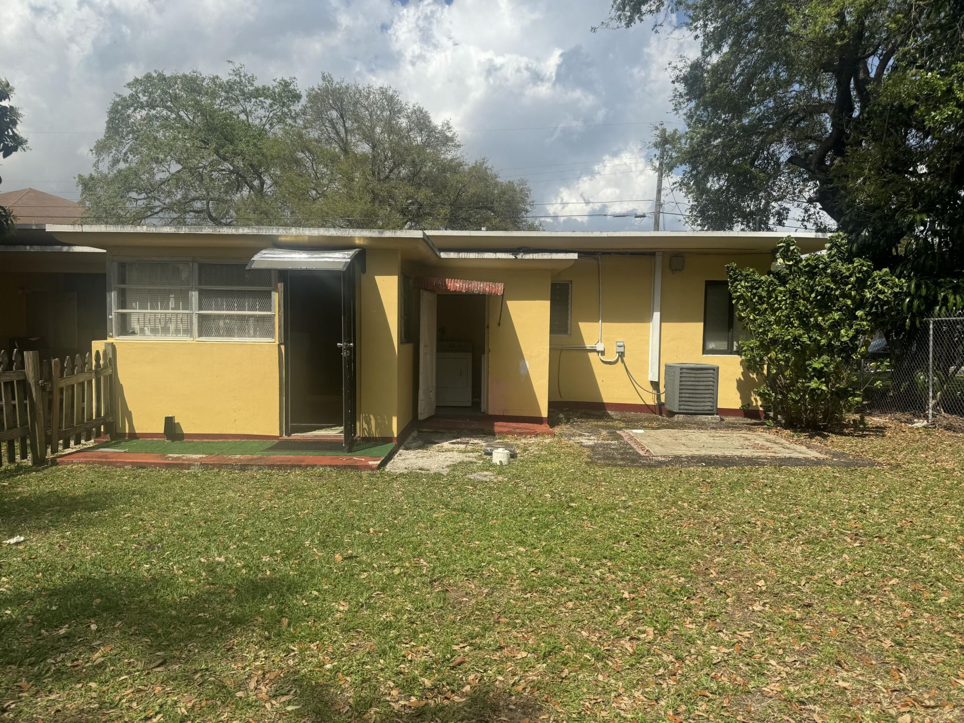 2360 NW 98th Street, Miami, FL 33147 Photo