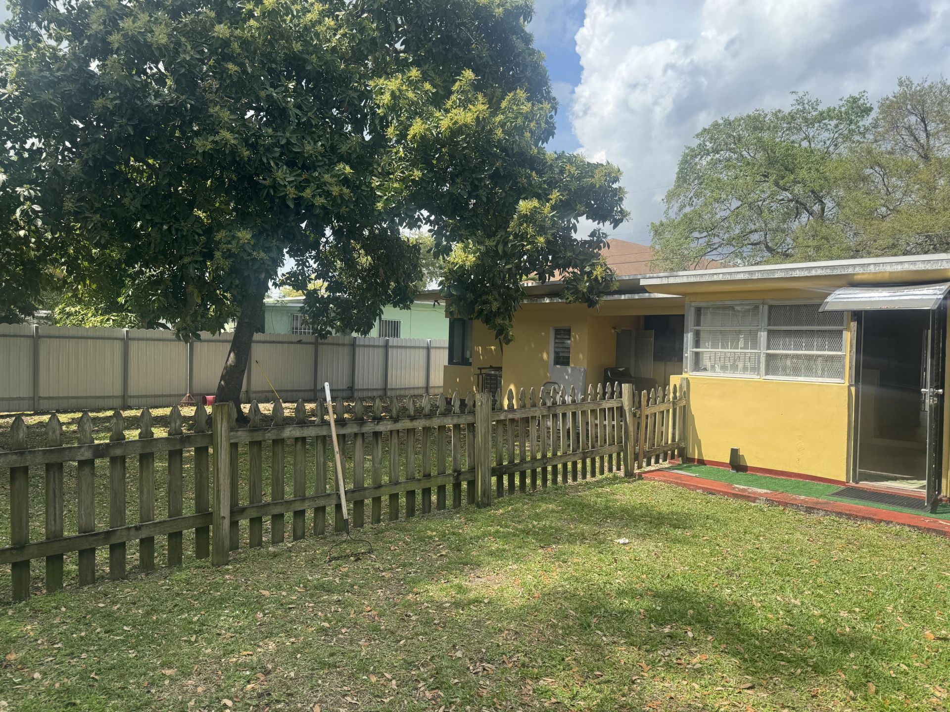2360 NW 98th Street, Miami, FL 33147 Photo
