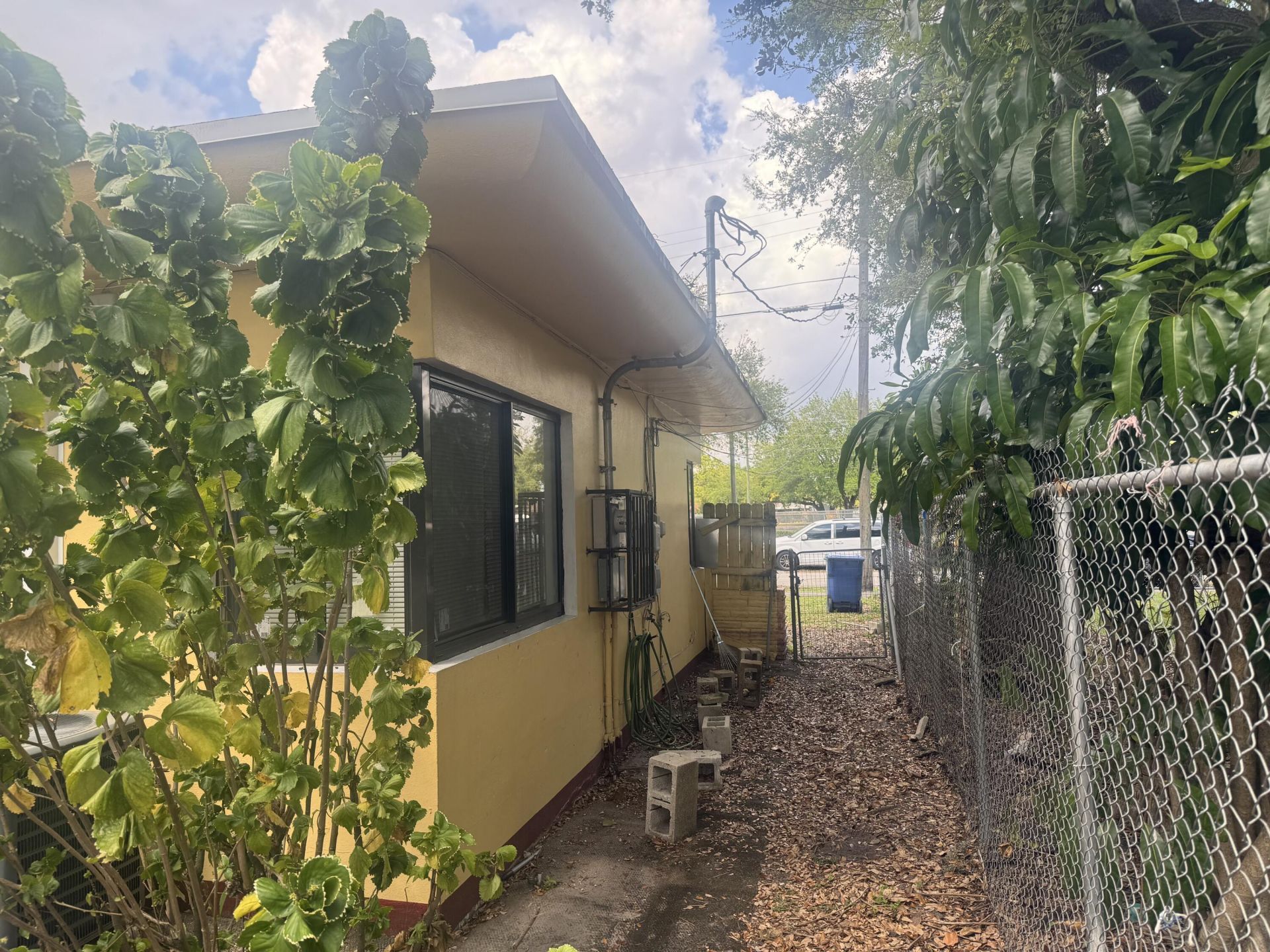 2360 NW 98th Street, Miami, FL 33147 Photo