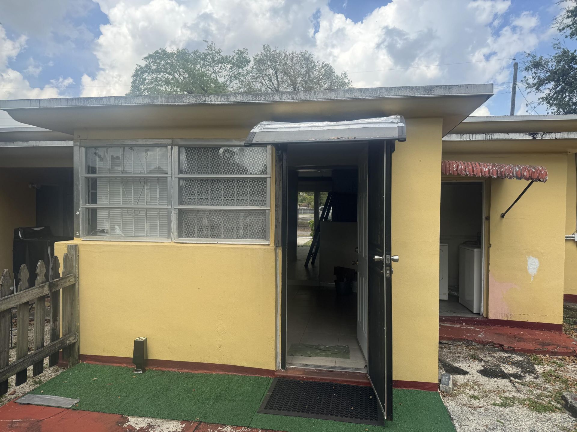 2360 NW 98th Street, Miami, FL 33147 Photo