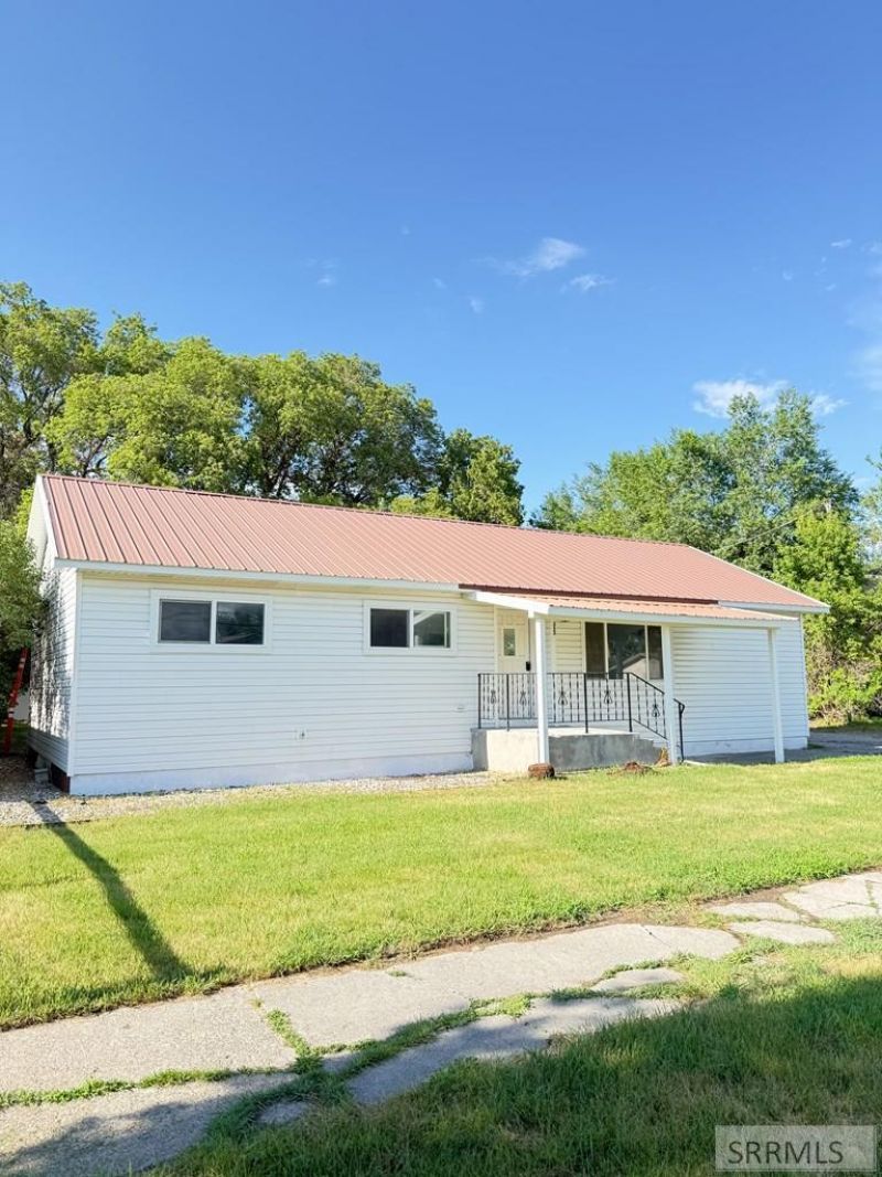 352 W 1 N, Rexburg, ID 83440 Main Photo