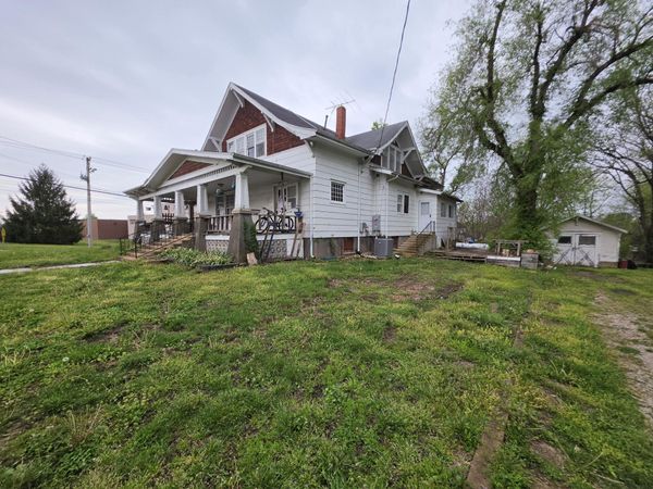 115 N Locust Street , Buffalo, MO 65622
