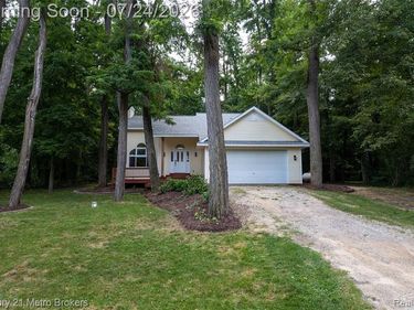15117 Locust Grove Drive, Argentine Township, Mi 48418