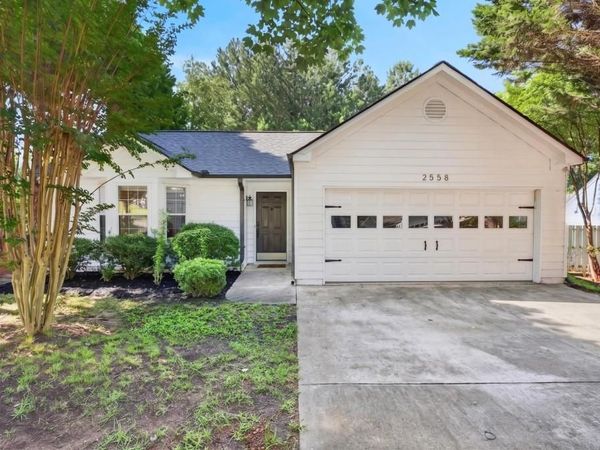 2558 Candlewood Way , Lawrenceville, GA 30044