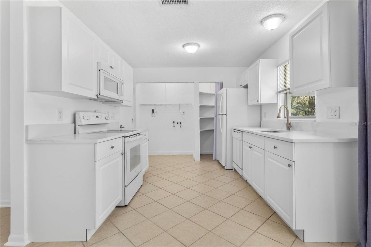 1921 Bonneville Drive, Orlando, FL 32826 Photo