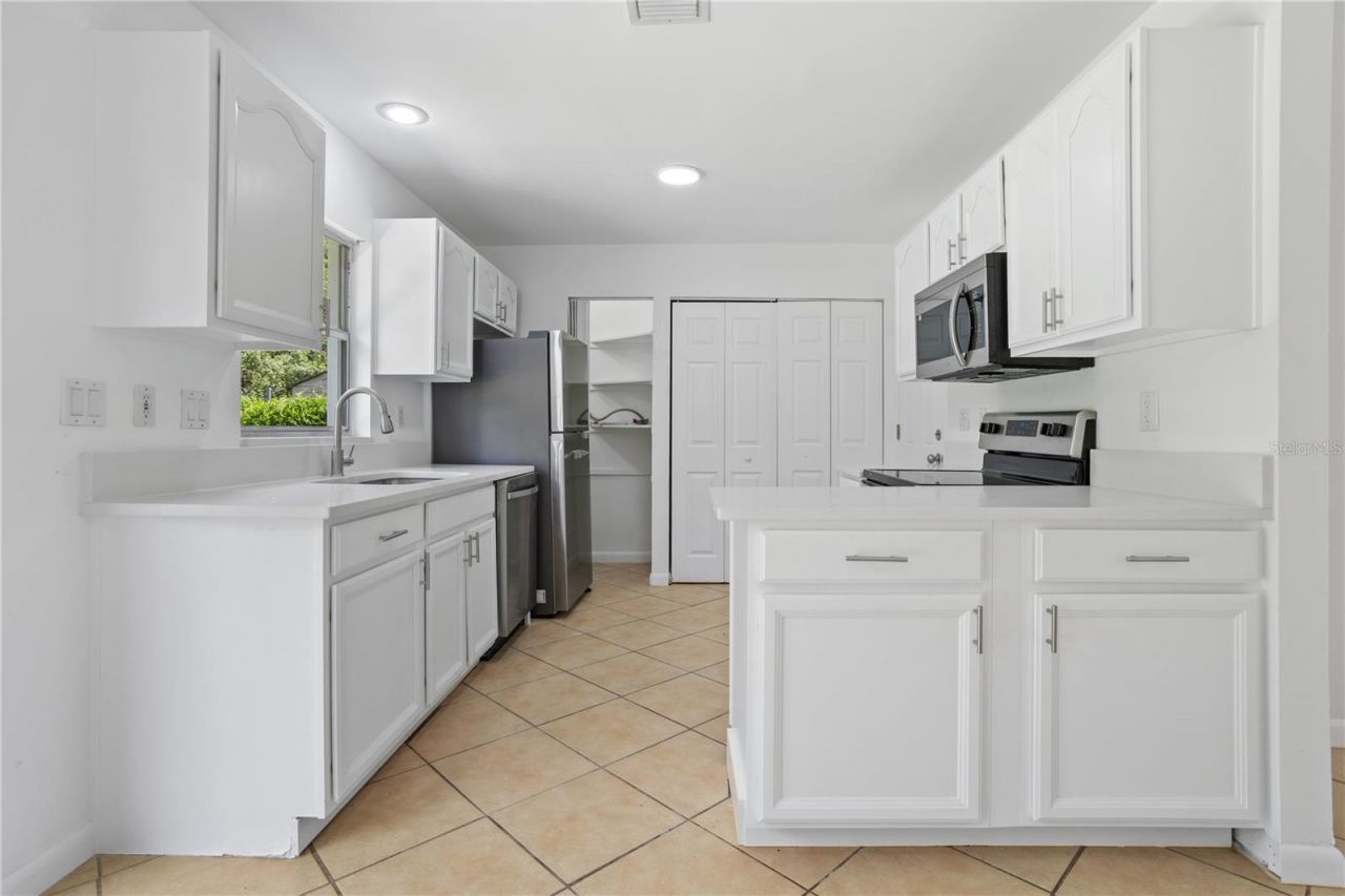 1921 Bonneville Drive, Orlando, FL 32826 Photo