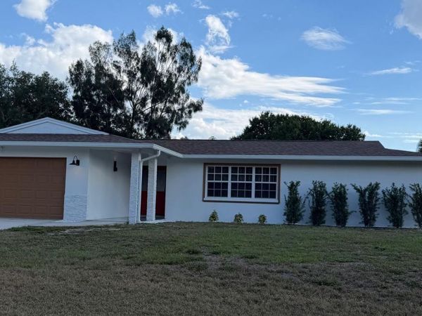 4534 N LAKE DRIVE , SARASOTA, FL 34232
