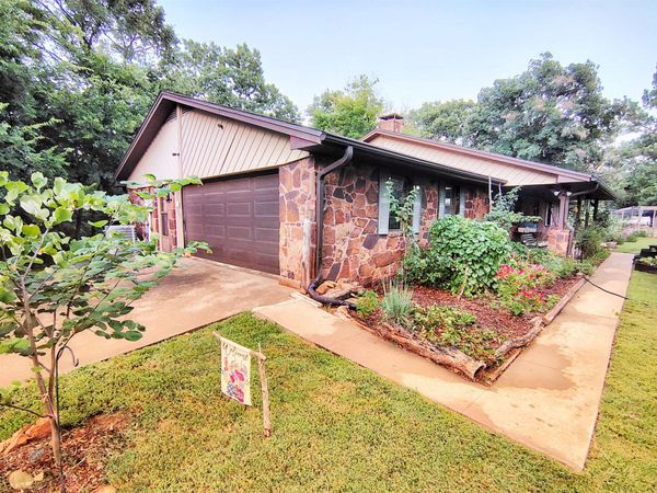 3512 N 3693P , Holdenville, OK 74848