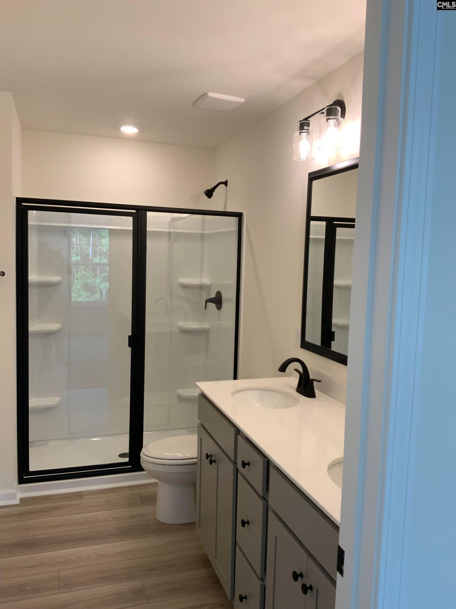 2020 Armada Road  Photo 31