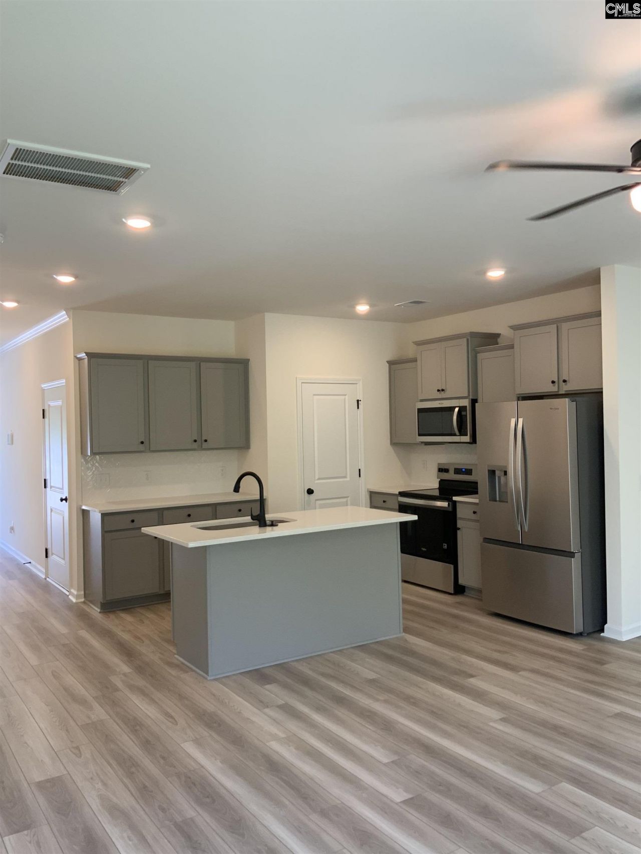 2020 Armada Road  Photo 5