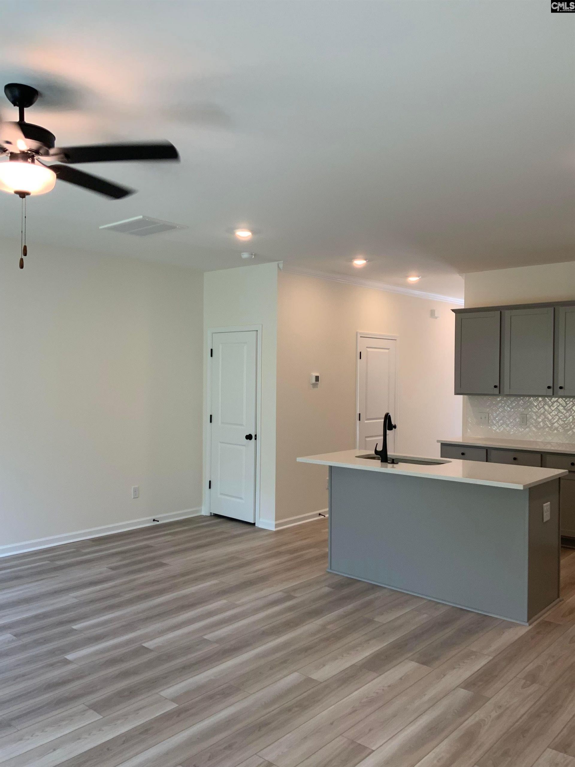 2020 Armada Road  Photo 6