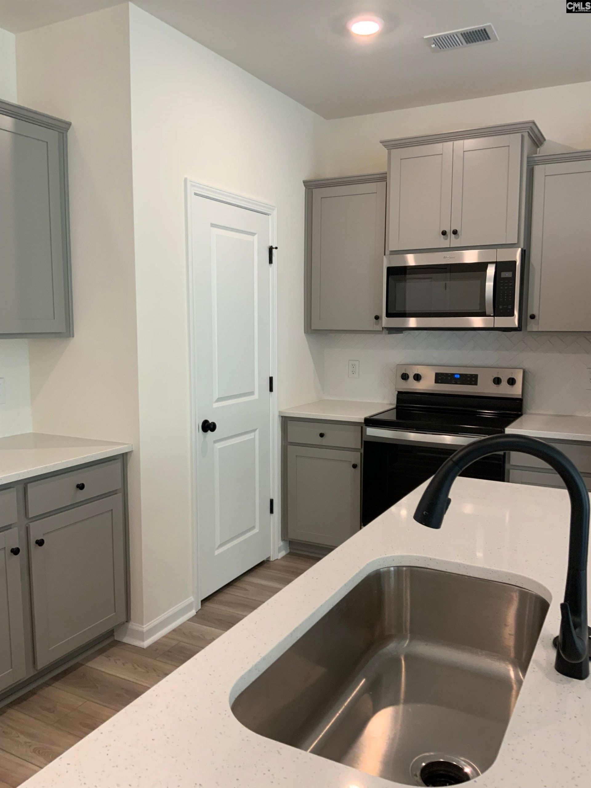 2020 Armada Road  Photo 9