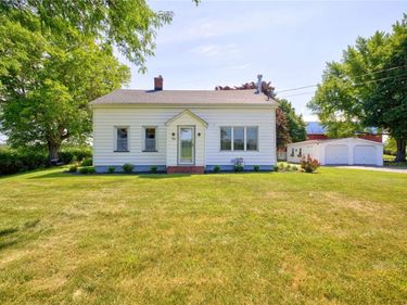 428 Johnson Road , Bergen, NY 14416