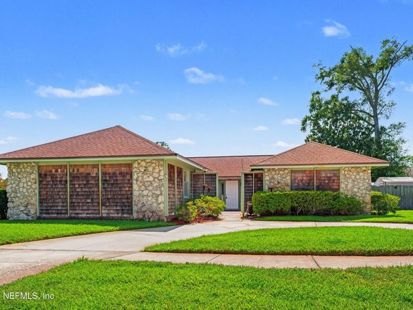 3866 LUTH Drive E, Jacksonville, FL 32250