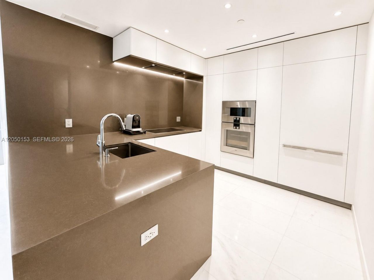 300 Biscayne Boulevard Way , Unit 2609W, Miami, FL 33131 Photo