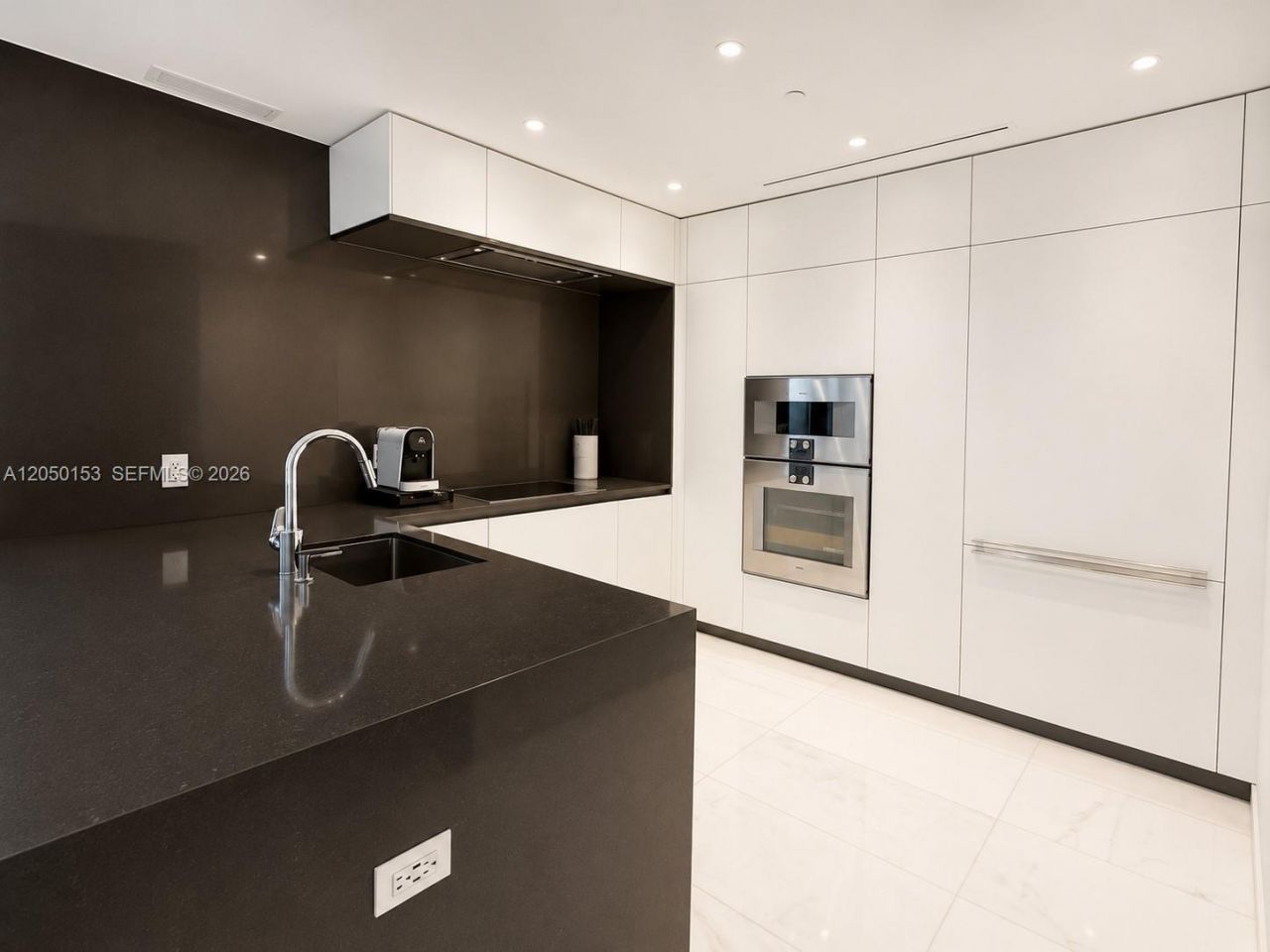 300 Biscayne Boulevard Way , Unit 2609W, Miami, FL 33131 Photo