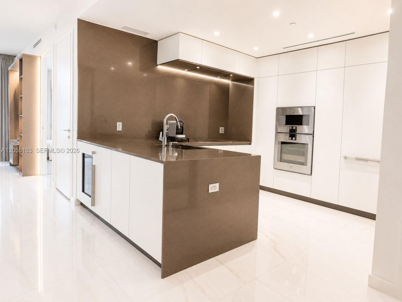 300 Biscayne Boulevard Way , Unit 2609W, Miami, FL 33131 Photo