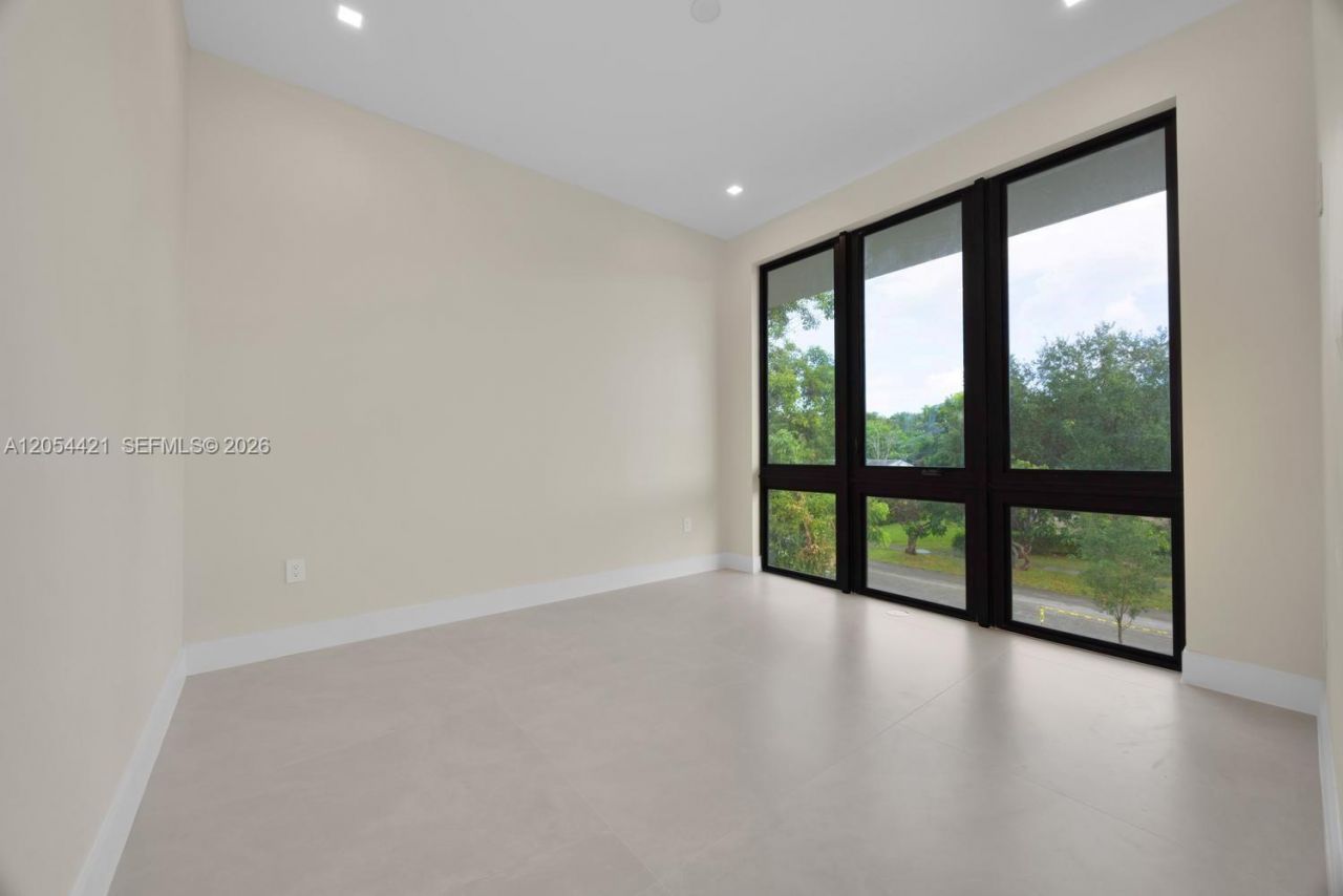 5765 SW 47th St, Miami, FL 33155 Photo