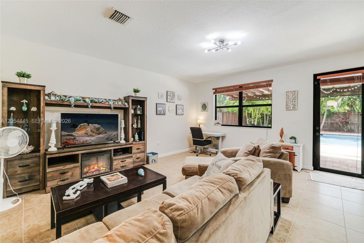 17670 SW 154th Pl, Miami, FL 33187 Photo