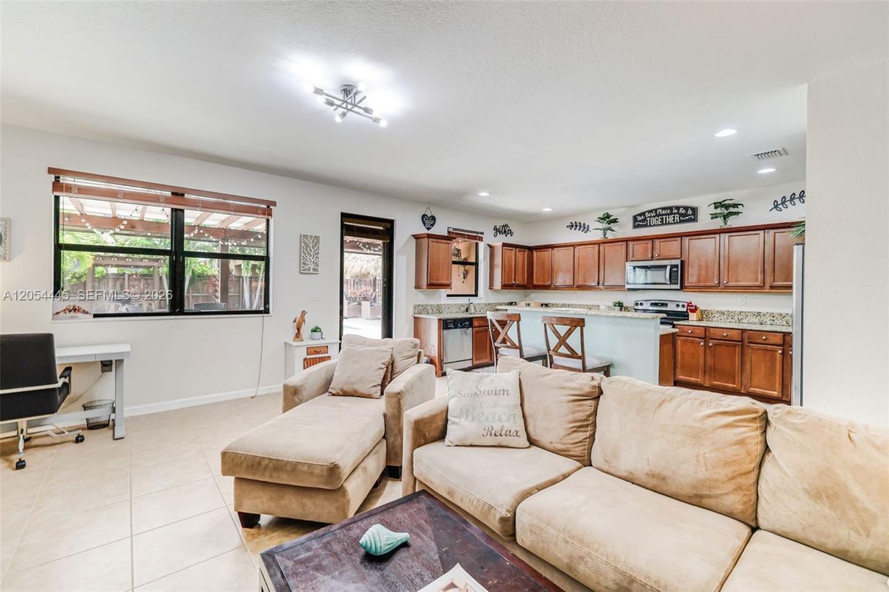 17670 SW 154th Pl, Miami, FL 33187 Photo