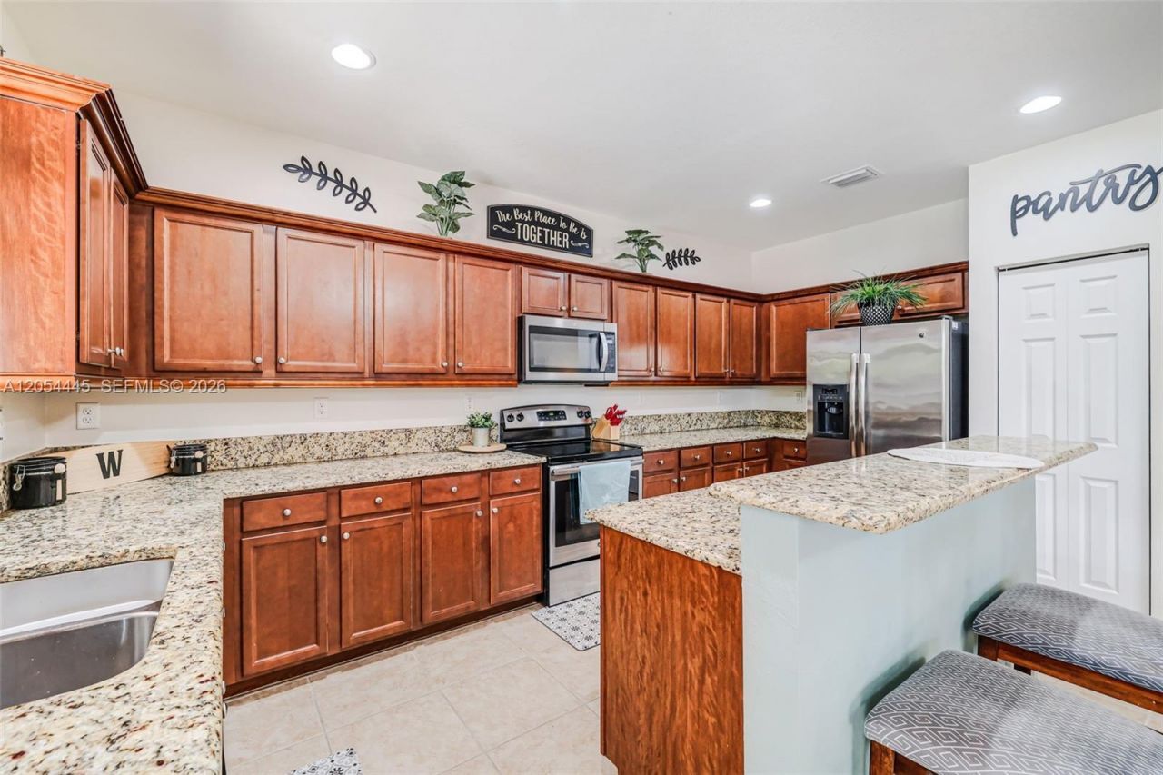 17670 SW 154th Pl, Miami, FL 33187 Photo