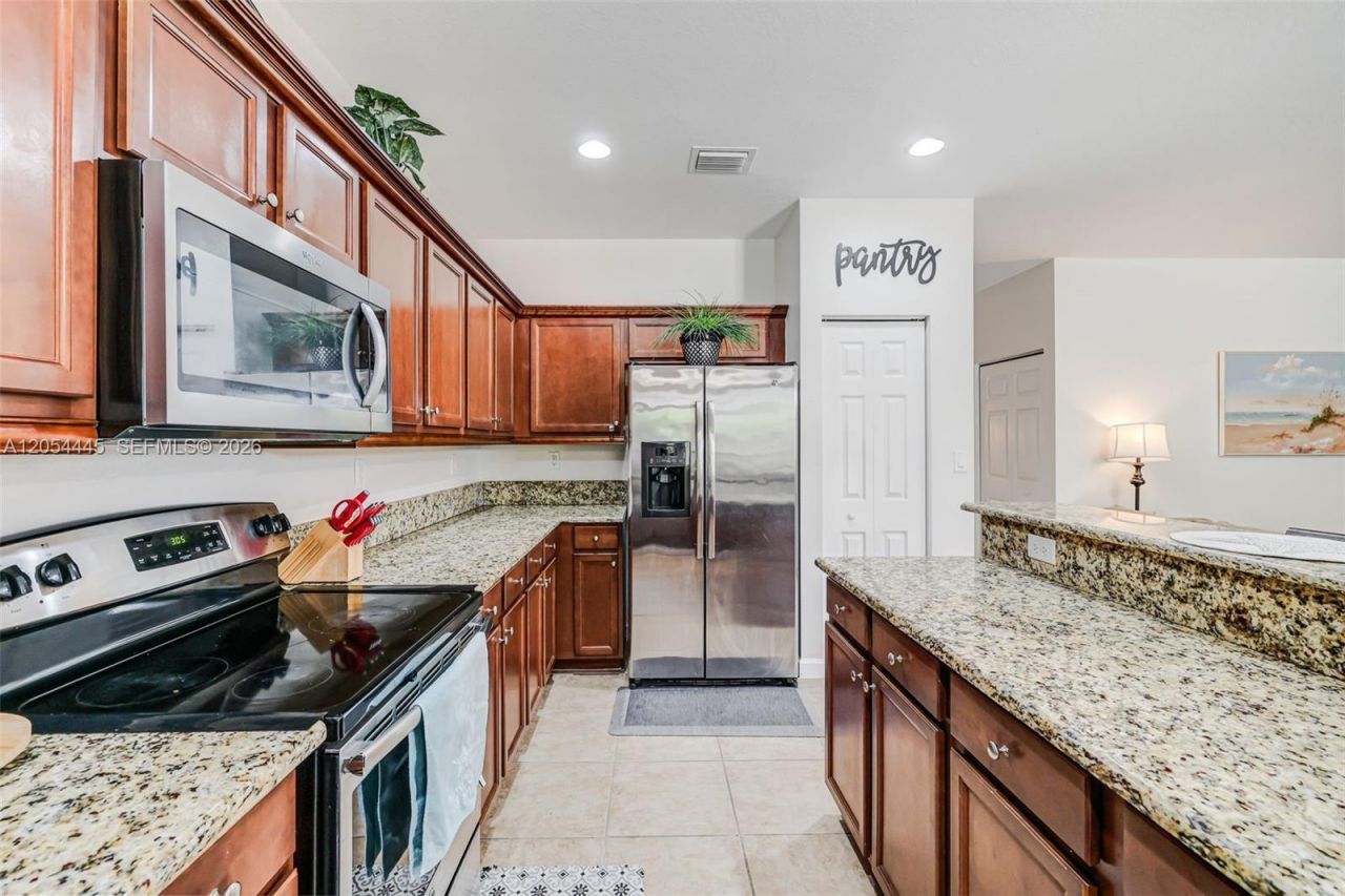 17670 SW 154th Pl, Miami, FL 33187 Photo