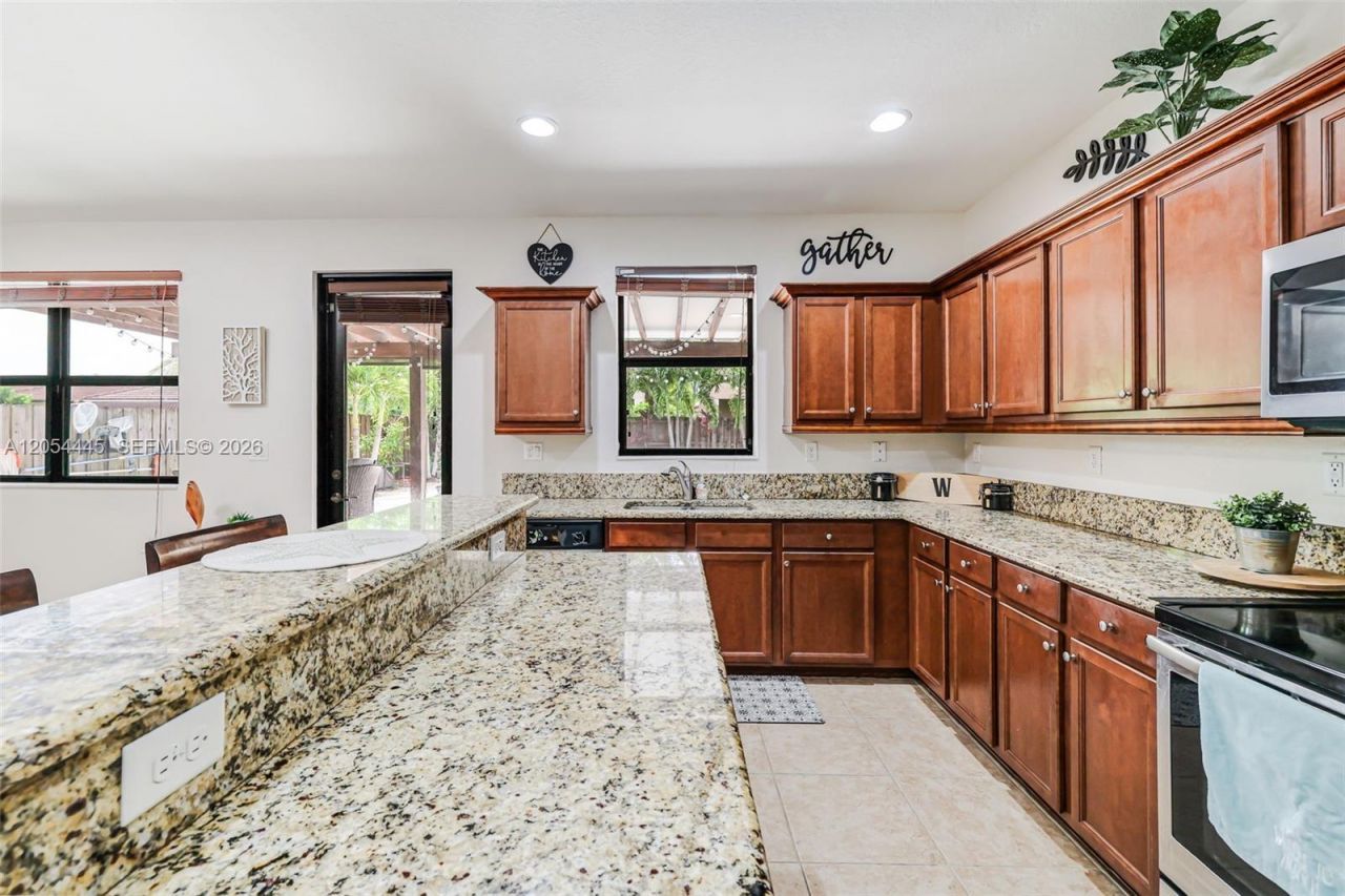 17670 SW 154th Pl, Miami, FL 33187 Photo