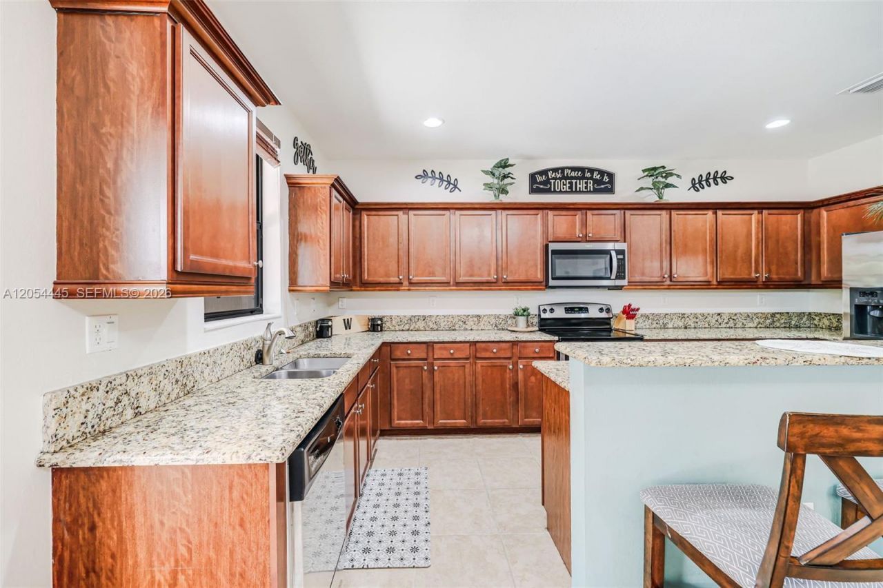 17670 SW 154th Pl, Miami, FL 33187 Photo